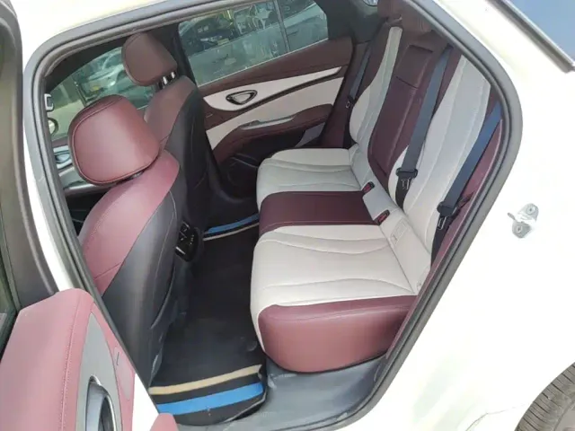 BYD Seal 07 DM-i — Фото автомобиля 16