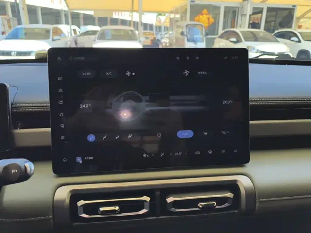Baojun Yep Plus — Фото автомобиля 12