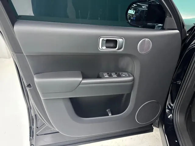 Li Auto L8 — Фото автомобиля 10