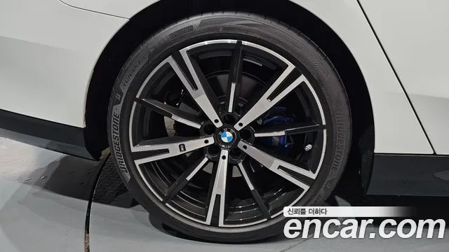 BMW 5-Series 5 серия (G60) 530i xDrive M Sport — Фото автомобиля 3