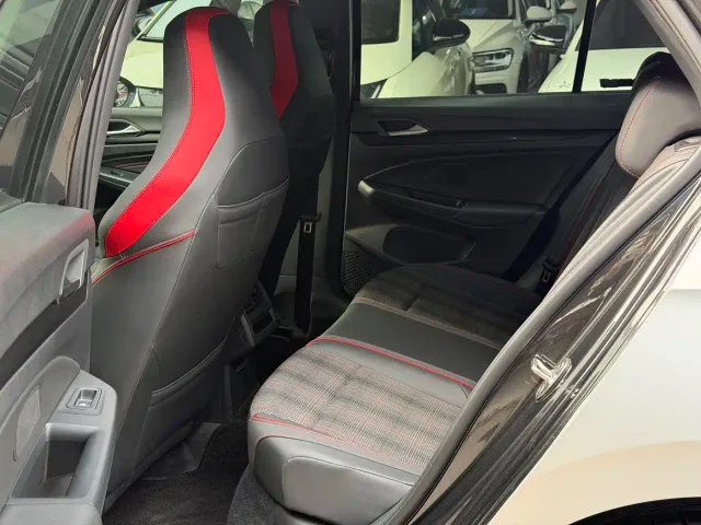 Volkswagen Golf GTI — Фото автомобиля 7