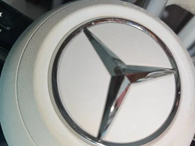 Mercedes-Benz EQE SUV — Фото автомобиля 9