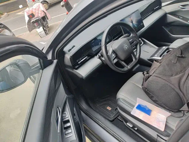 BYD Qin L — Фото автомобиля 15