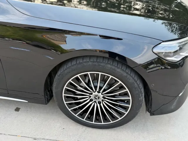 Mercedes-Benz E-Class — Фото автомобиля 4