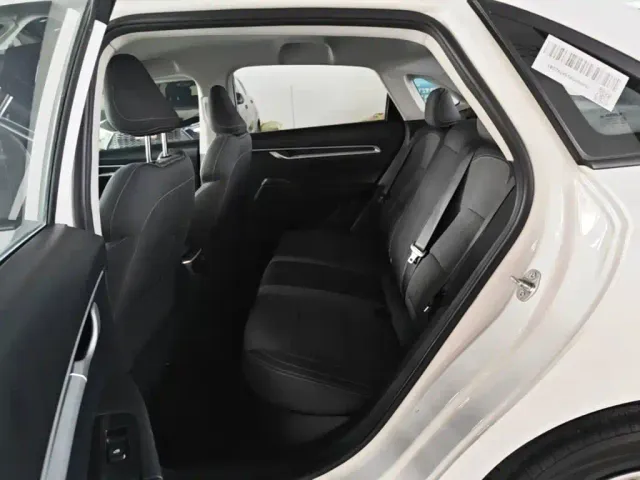 Geely Emgrand — Фото автомобиля 16