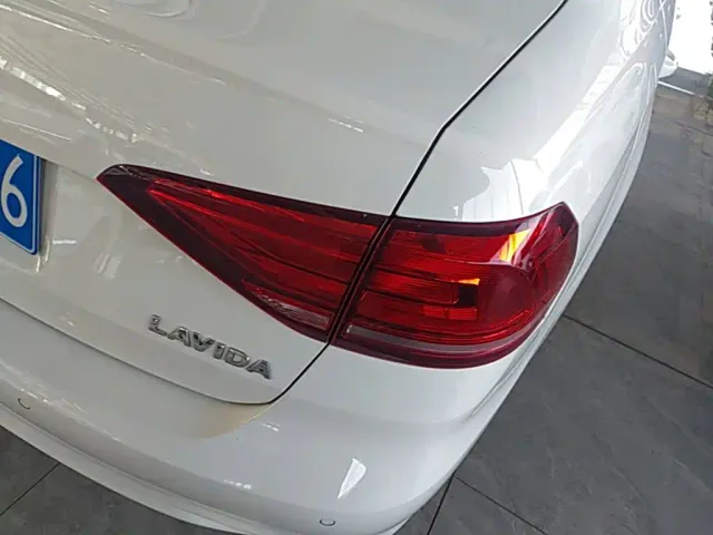 Volkswagen Lavida — Фото автомобиля 7