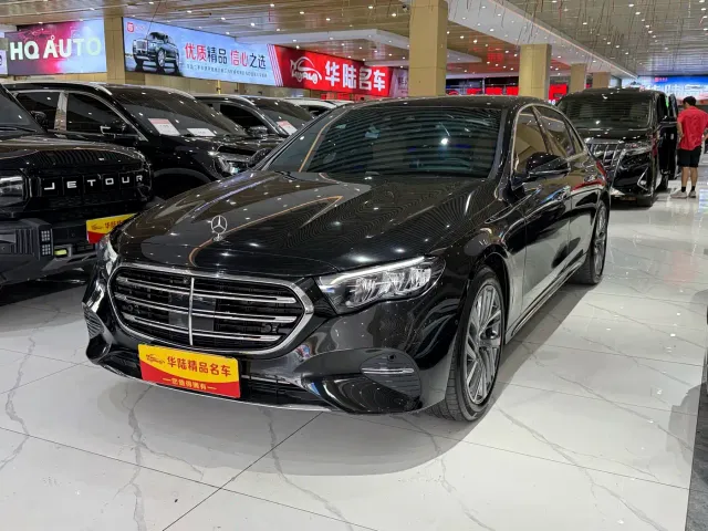Фотография автомобиля — Mercedes-Benz E-Class