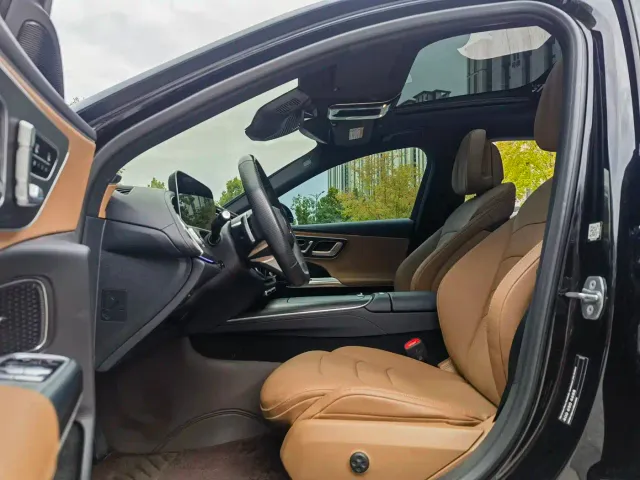 Mercedes-Benz E-Class — Фото автомобиля 9