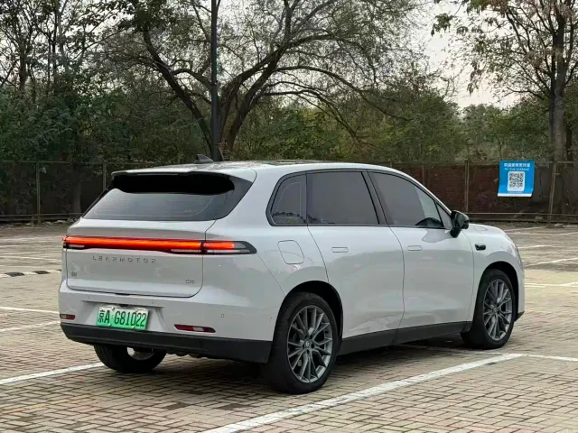 Leapmotor C10 — Фото автомобиля 6