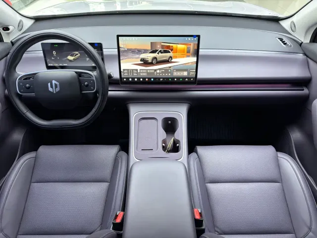 Leapmotor C10 — Фото автомобиля 7