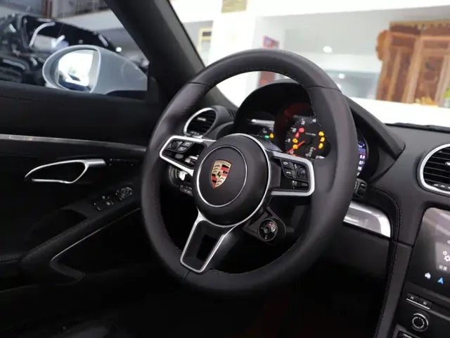 Porsche 718 — Фото автомобиля 9