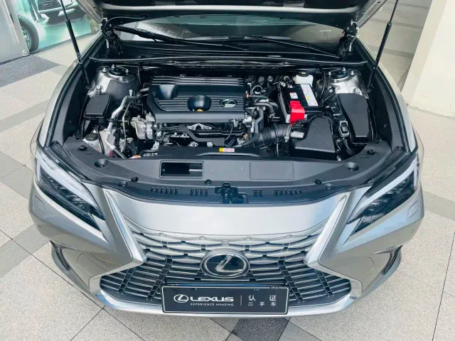 Lexus ES — Фото автомобиля 8