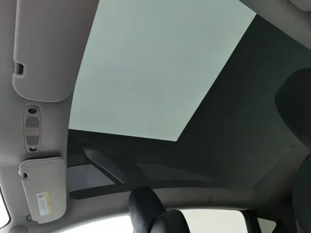 Tesla Model Y — Фото автомобиля 14