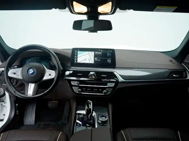 BMW 5 Series — Фото автомобиля 2