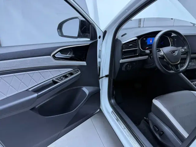 Jetta VS7 — Фото автомобиля 8