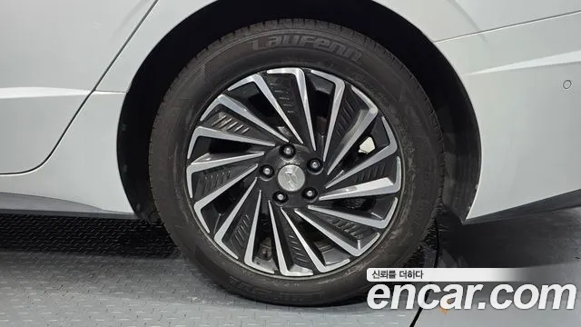 Hyundai Sonata — Фото автомобиля 12
