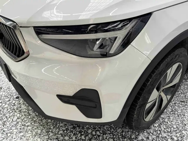 Volvo XC40 — Фото автомобиля 4