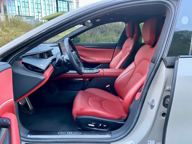 Xiaomi SU7 — Фото автомобиля 8