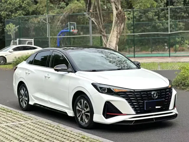Changan Eado — Фото автомобиля 3
