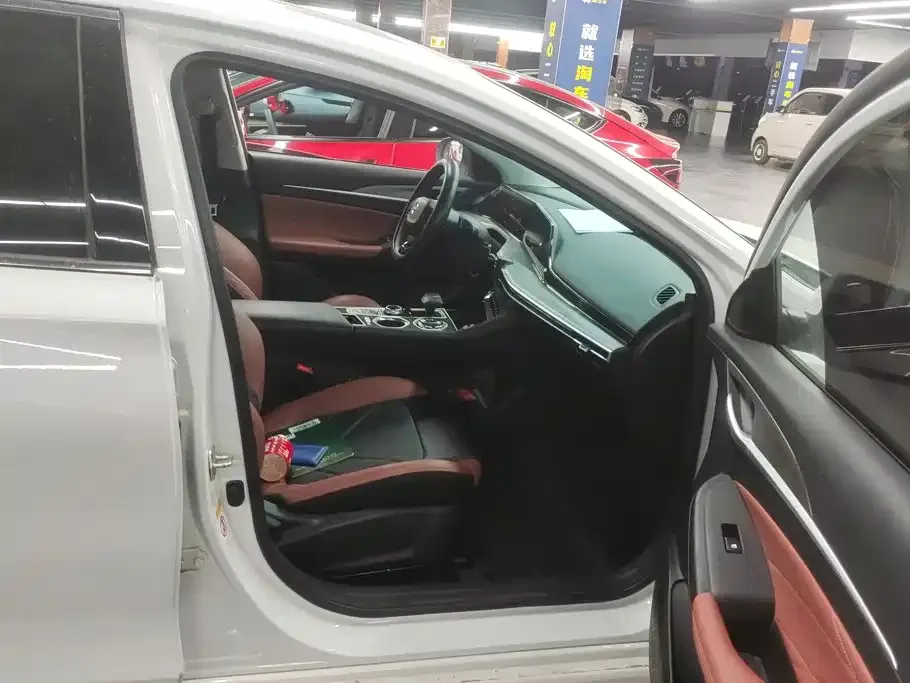 Changan Eado 2022 PLUS Blue Whale NE 1.4T GDI DCT Premium Edition — Фото автомобиля 8