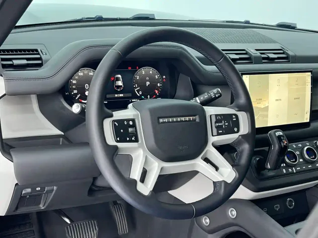 Land Rover Defender — Фото автомобиля 3