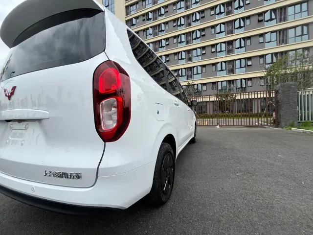 Wuling Hongguang — Фото автомобиля 9