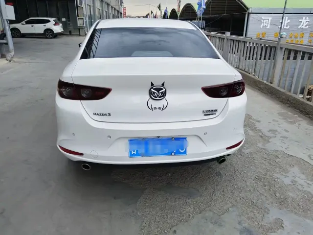 Mazda Axela — Фото автомобиля 5