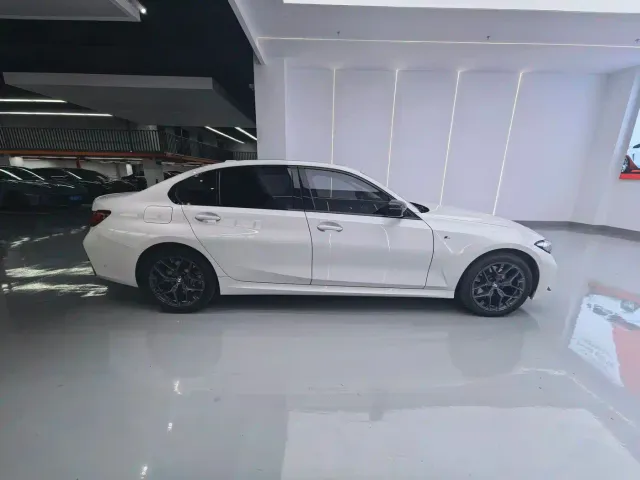 BMW 3 Series — Фото автомобиля 6
