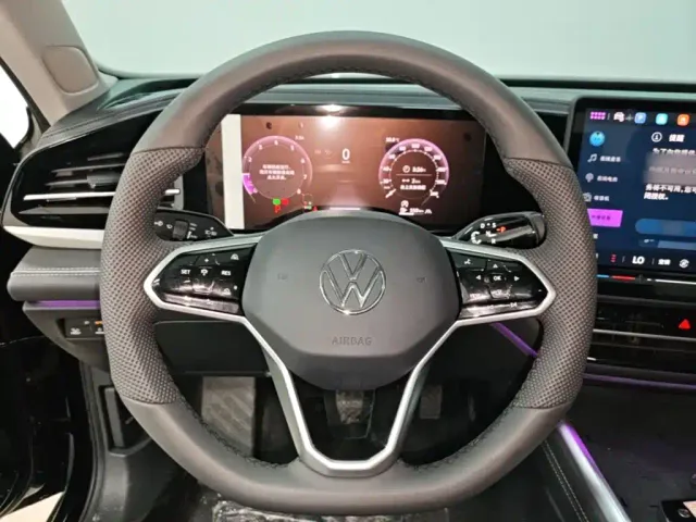 Volkswagen Passat — Фото автомобиля 10