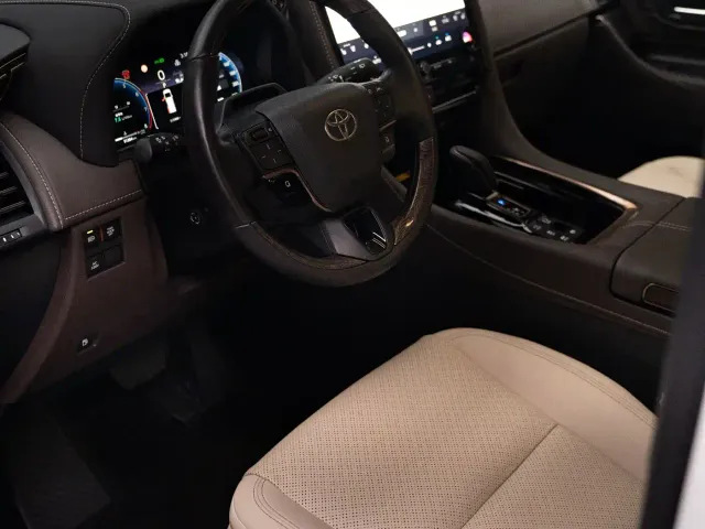 Toyota Alphard — Фото автомобиля 12