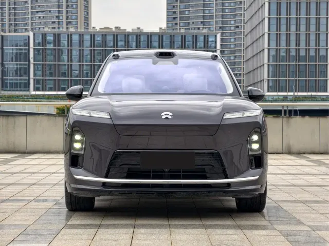 Nio ES8 — Фото автомобиля 2