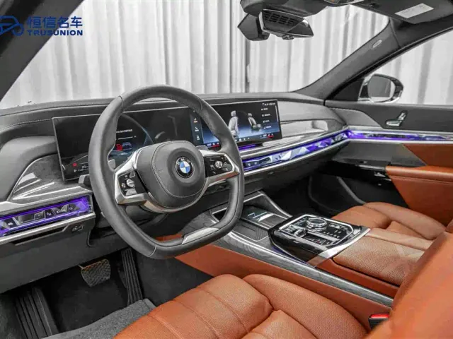 BMW 7 Series — Фото автомобиля 12