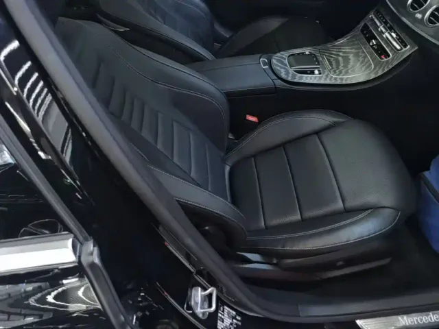 Mercedes-Benz E-Class — Фото автомобиля 24