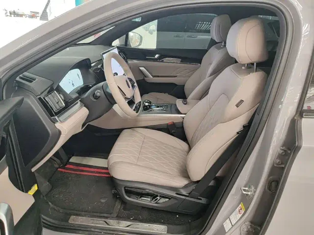 BYD Tang — Фото автомобиля 14