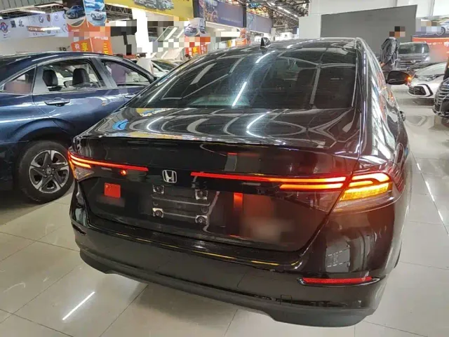 Honda Accord — Фото автомобиля 5