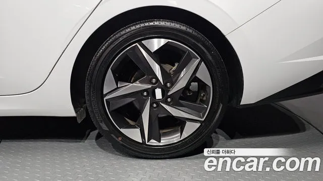 Hyundai AVANTE Avante (CN7) — Фото автомобиля 19