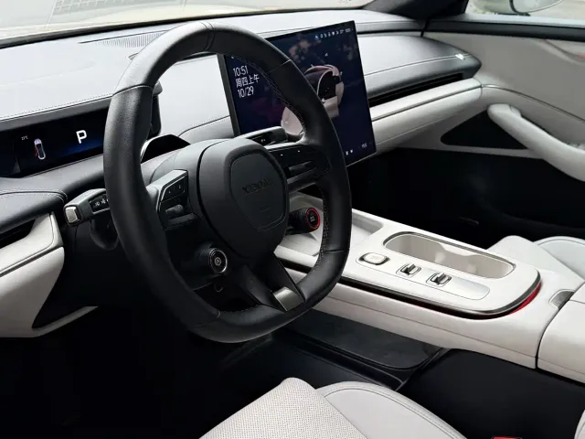Xiaomi SU7 — Фото автомобиля 4