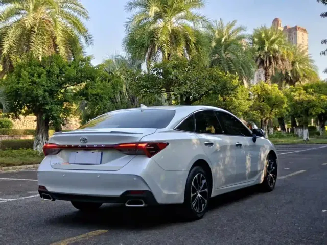 Toyota Avalon — Фото автомобиля 9