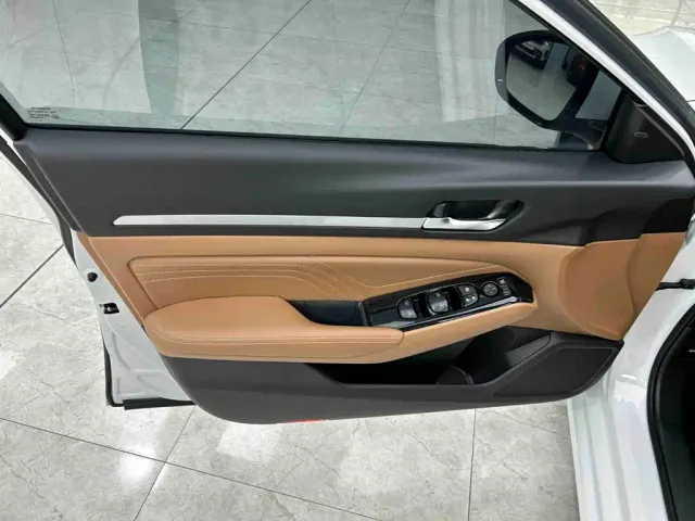 Nissan Teana — Фото автомобиля 15