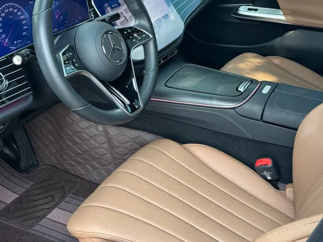 Mercedes-Benz E-Class — Фото автомобиля 8