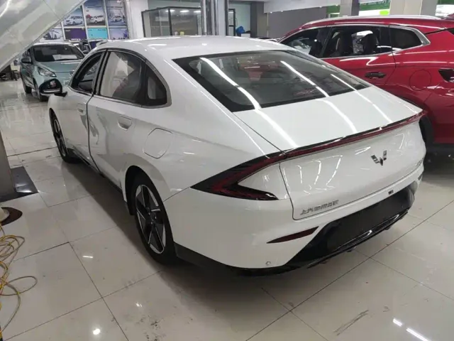 Wuling Starlight — Фото автомобиля 4