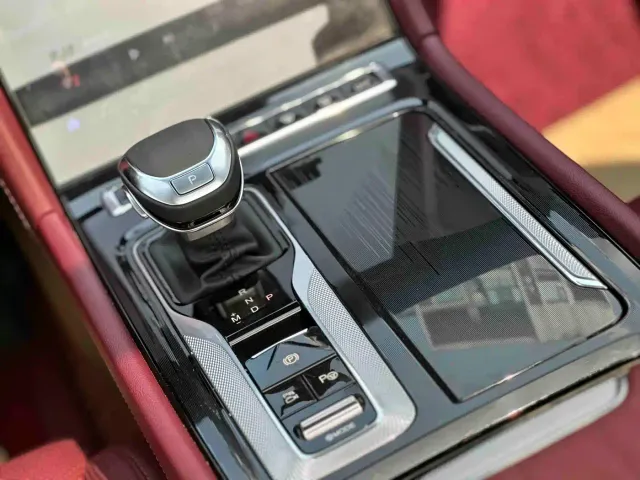 Hongqi H5 — Фото автомобиля 18