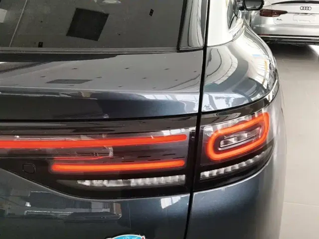 Leapmotor C11 — Фото автомобиля 7