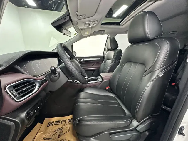 GAC Trumpchi M6 — Фото автомобиля 14