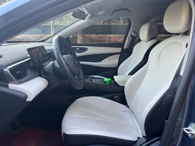 BYD Seal 05 DM-i — Фото автомобиля 8
