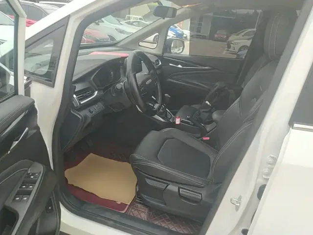 Maxus G50 — Фото автомобиля 10