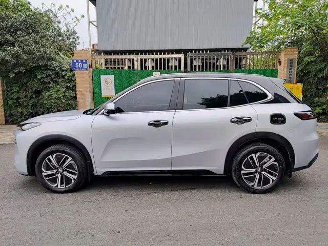 Geely Galaxy Starship 7 EM-i — Фото автомобиля 3