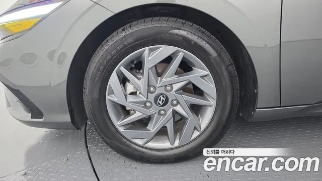 Hyundai Avante CN7 — Фото автомобиля 5