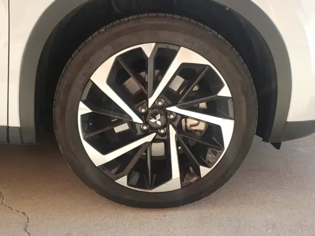 Mitsubishi Outlander — Фото автомобиля 6