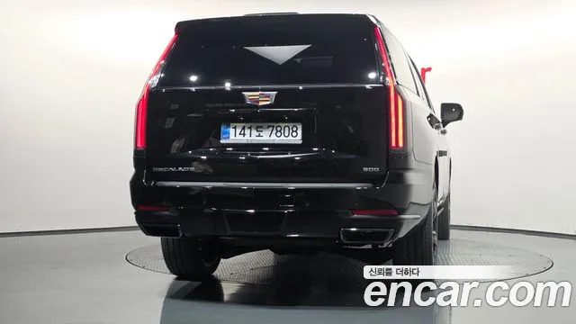 Cadillac Escalade — Фото автомобиля 4